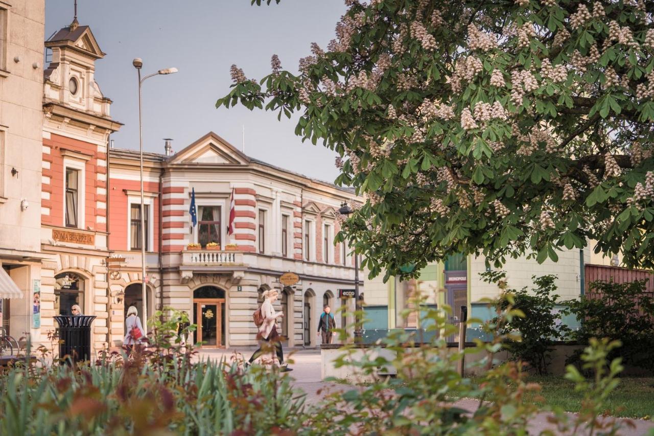 Art Hotel Roma Liepāja Exteriör bild