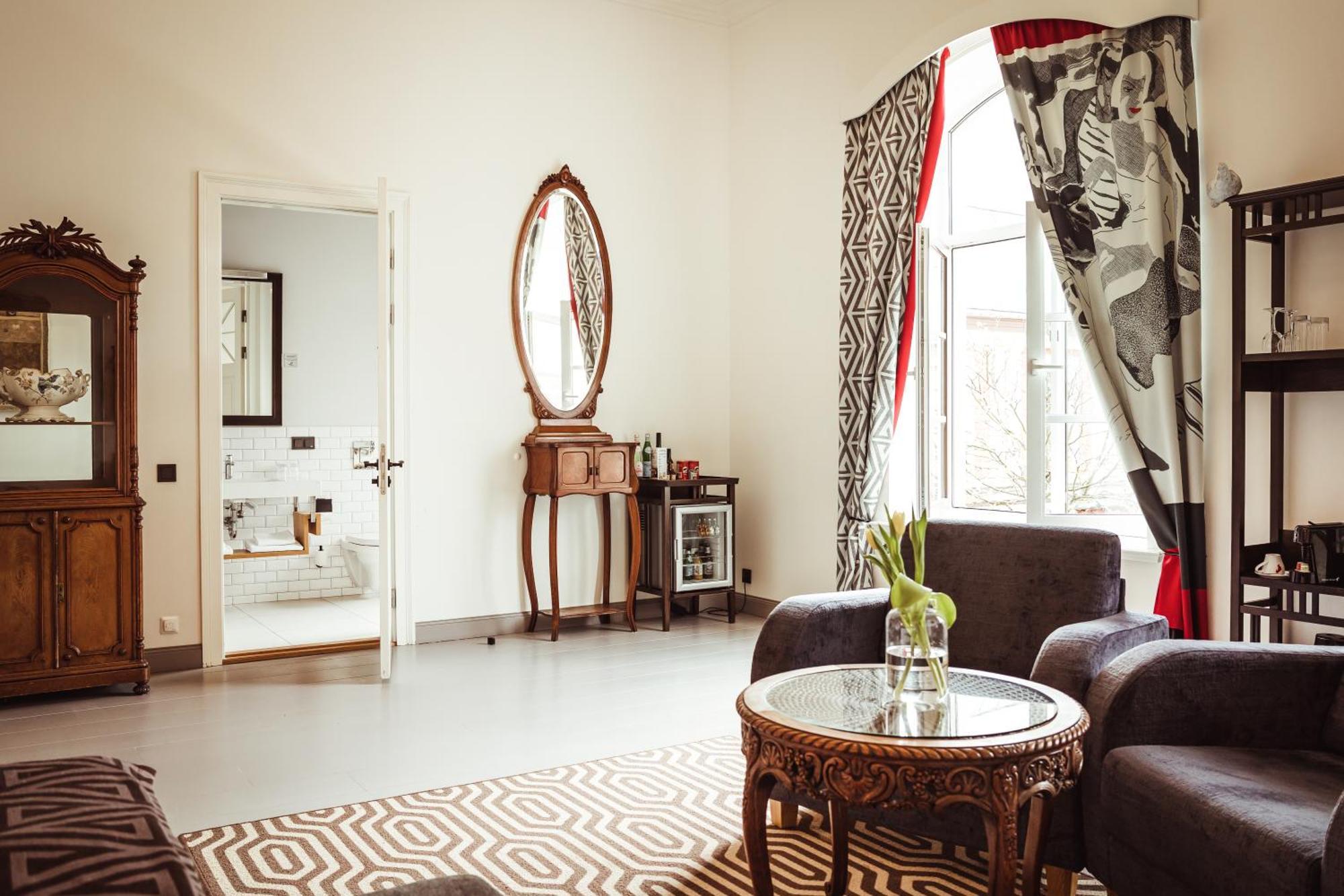 Art Hotel Roma Liepāja Exteriör bild